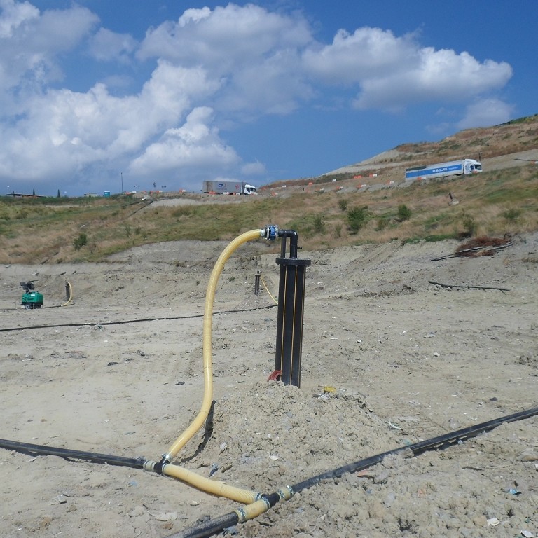 tête de puits pour le transport du biogaz tête de puits transportant le biogaz produit par la décharge